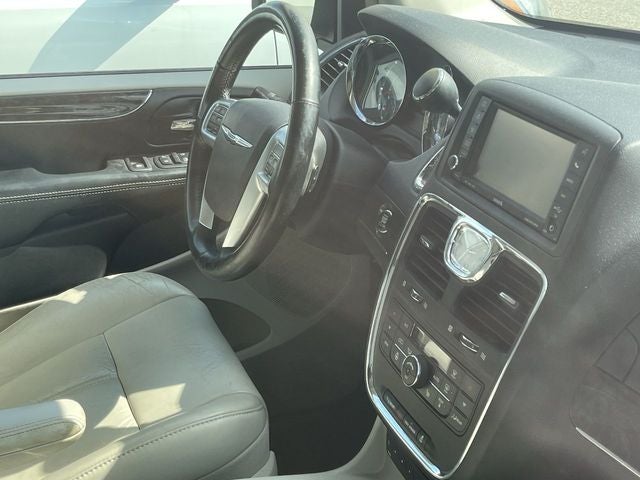2011 Chrysler Town & Country Limited