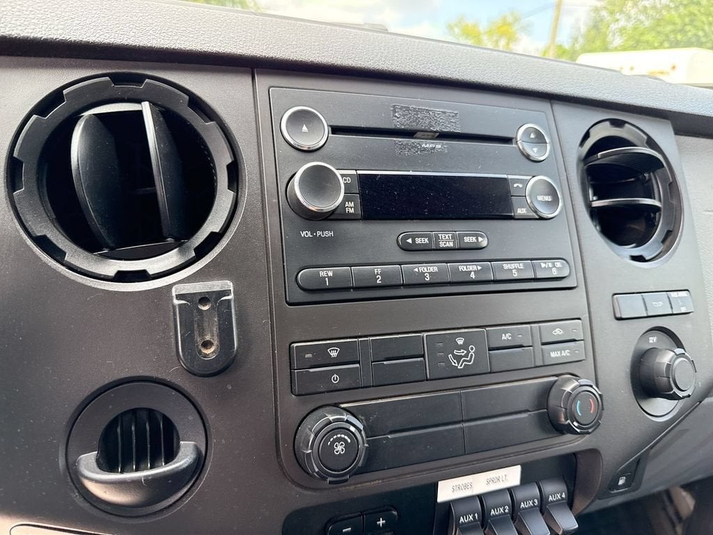 2014 Ford Super Duty F-550 DRW XL