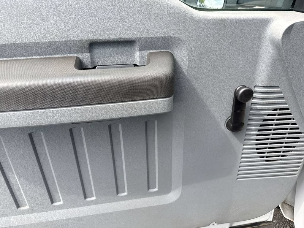 2014 Ford Super Duty F-550 DRW XL