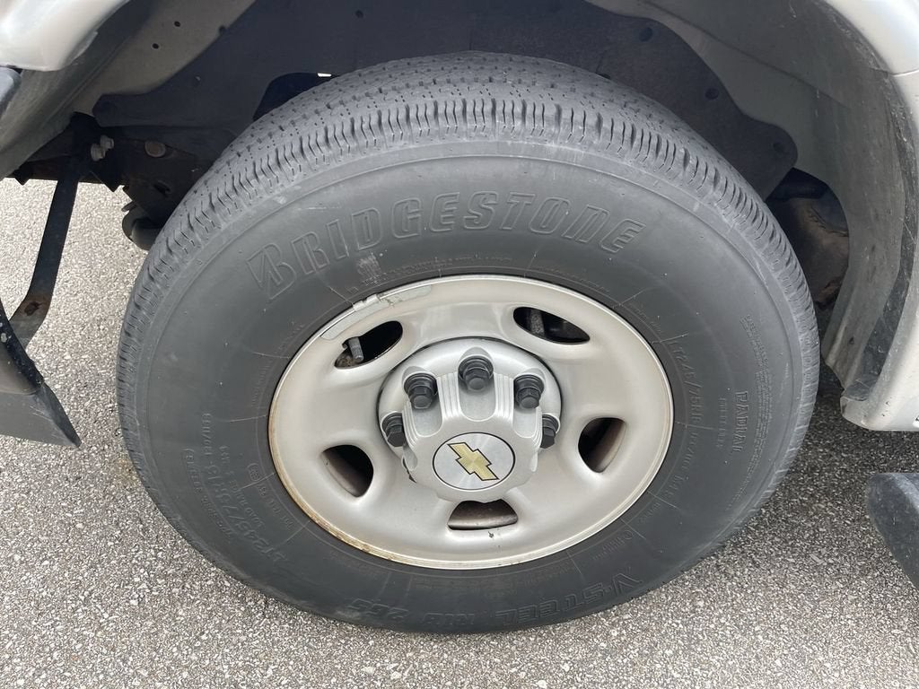 2023 Chevrolet Express Passenger 3500 LS