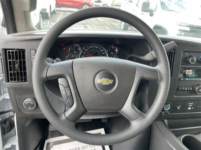 2025 Chevrolet Express Cutaway 3500 1WT