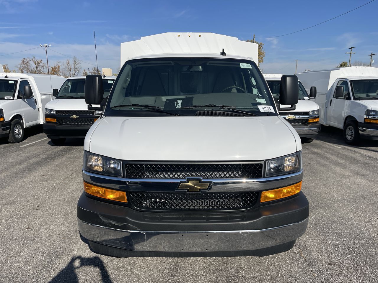 2025 Chevrolet Express Cutaway 3500 1WT