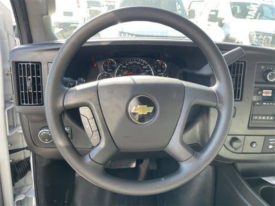 2025 Chevrolet Express Cutaway 3500 1WT