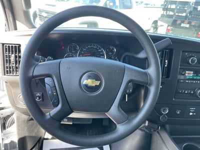 2025 Chevrolet Express Cutaway 3500 1WT
