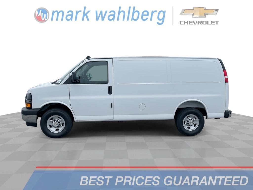 2025 Chevrolet Express Cargo WT