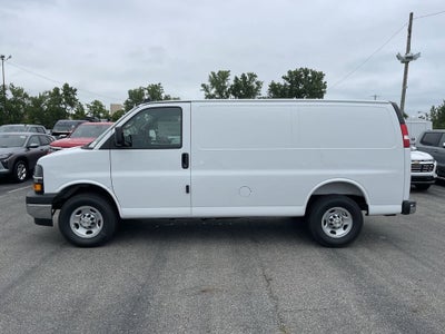 2025 Chevrolet Express Cargo WT