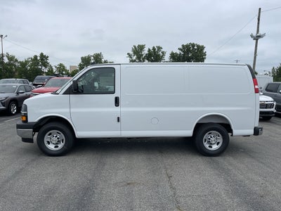 2025 Chevrolet Express Cargo WT