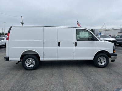 2025 Chevrolet Express Cargo WT