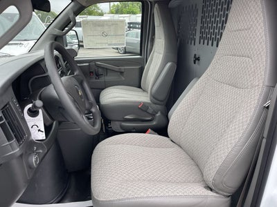 2025 Chevrolet Express Cargo WT