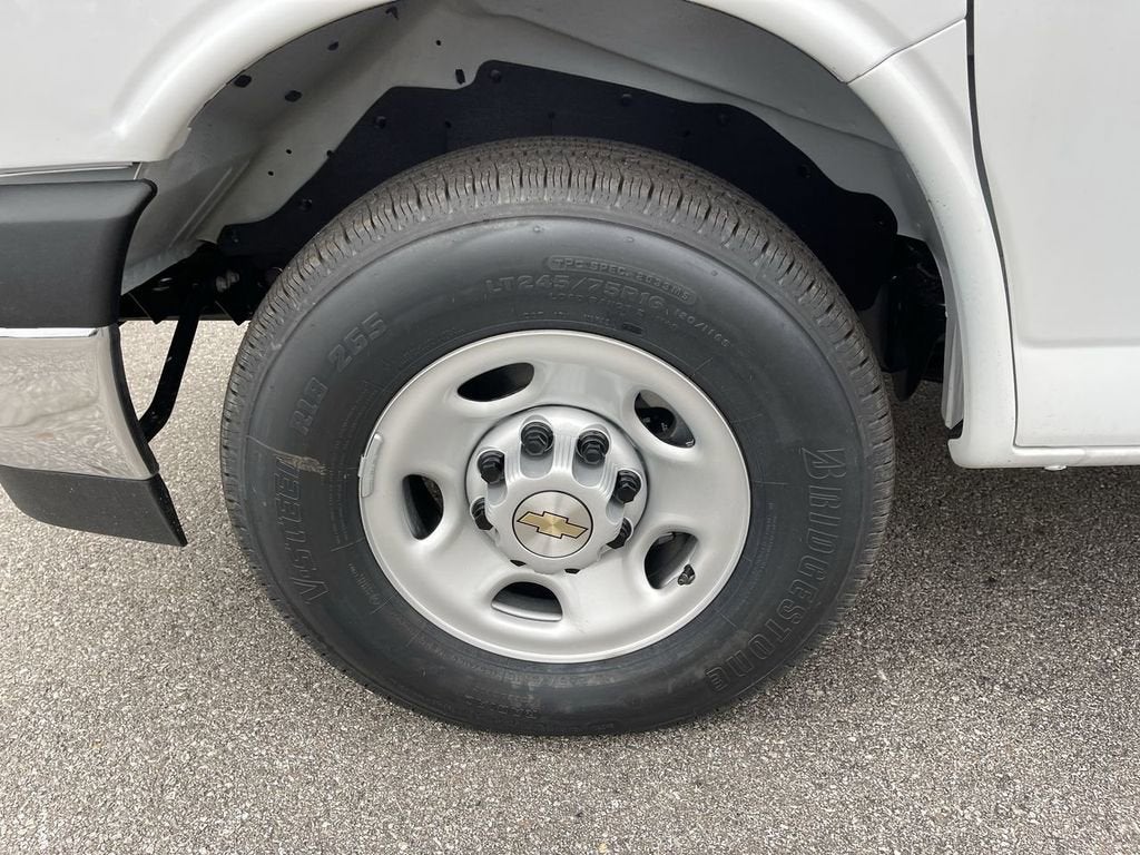 2025 Chevrolet Express Cargo WT