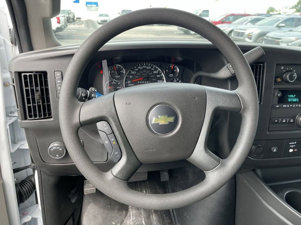 2025 Chevrolet Express Cargo WT