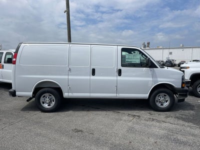 2025 Chevrolet Express Cargo WT