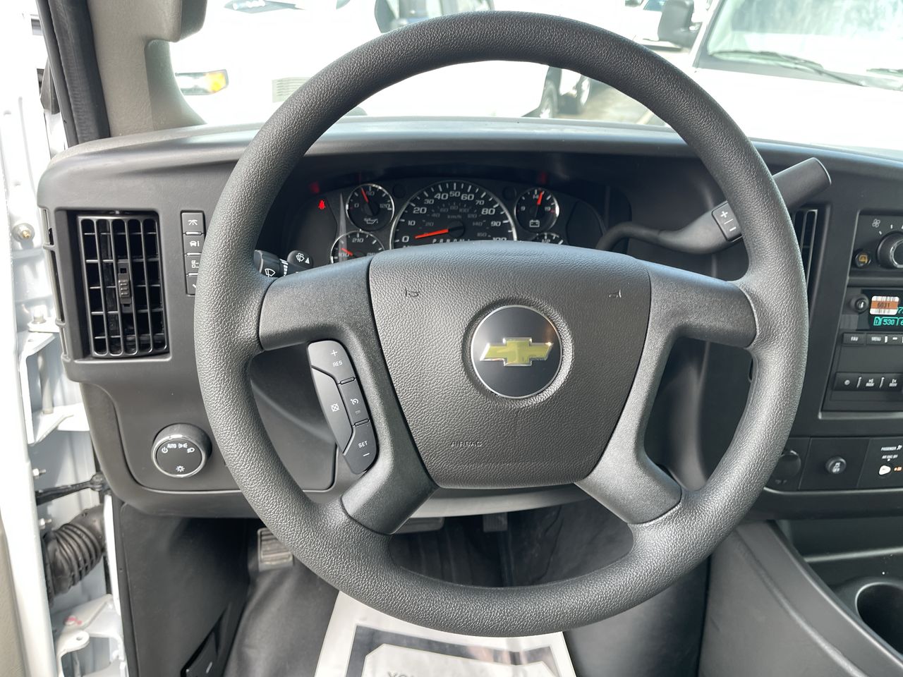 2025 Chevrolet Express Cargo WT