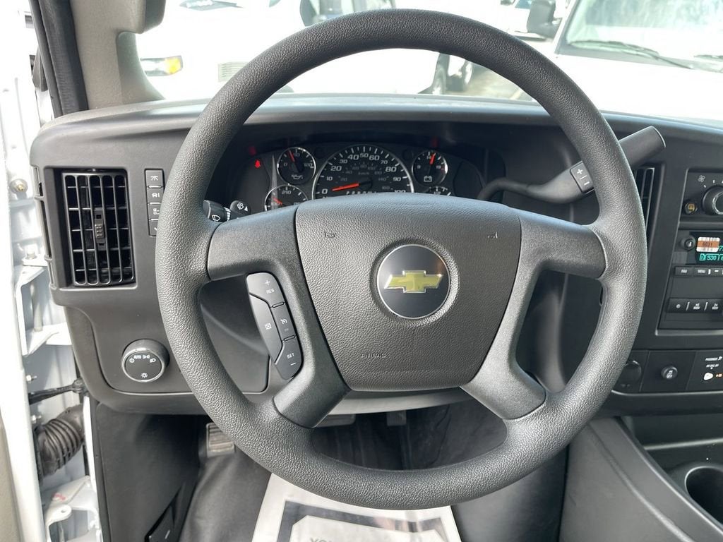 2025 Chevrolet Express Cargo WT