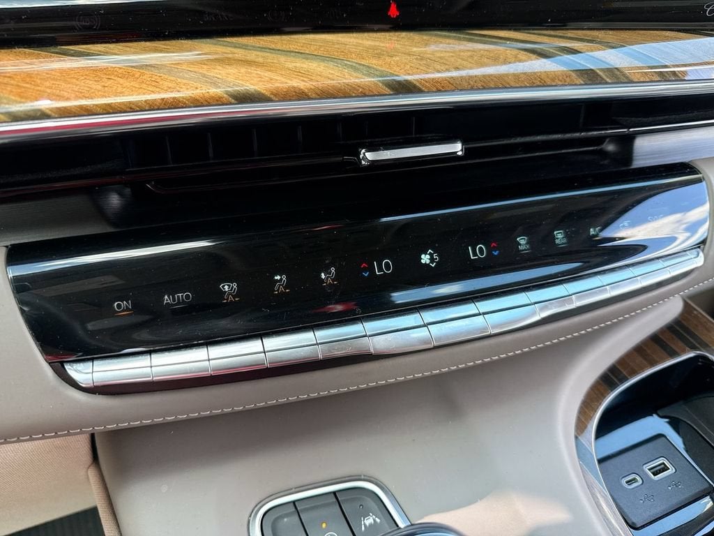 2022 Cadillac Escalade ESV Premium Luxury Platinum