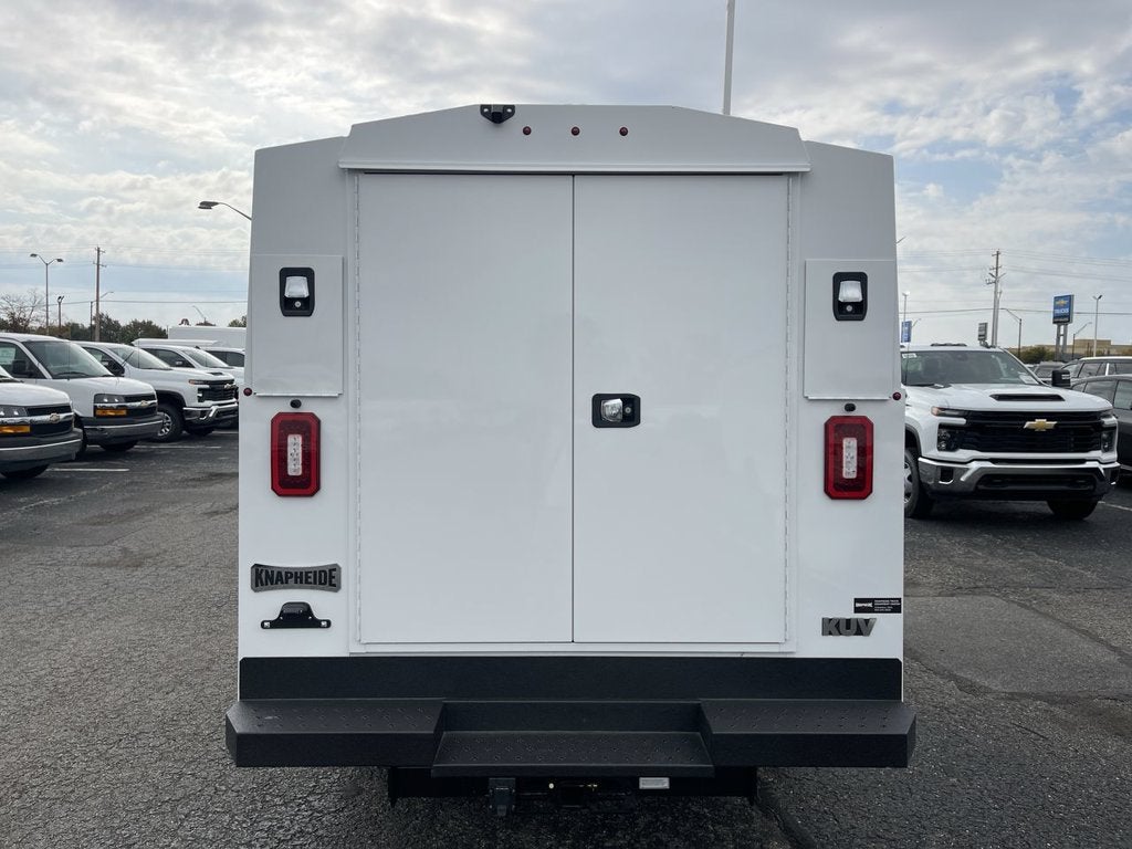 2026 Chevrolet Express Cutaway 3500 1WT