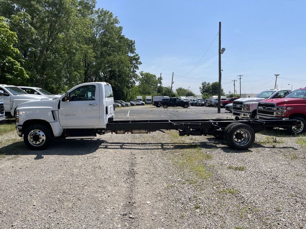 2024 Chevrolet Silverado 6500 HD Work Truck