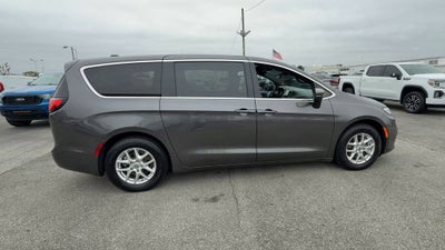2023 Chrysler Pacifica Touring