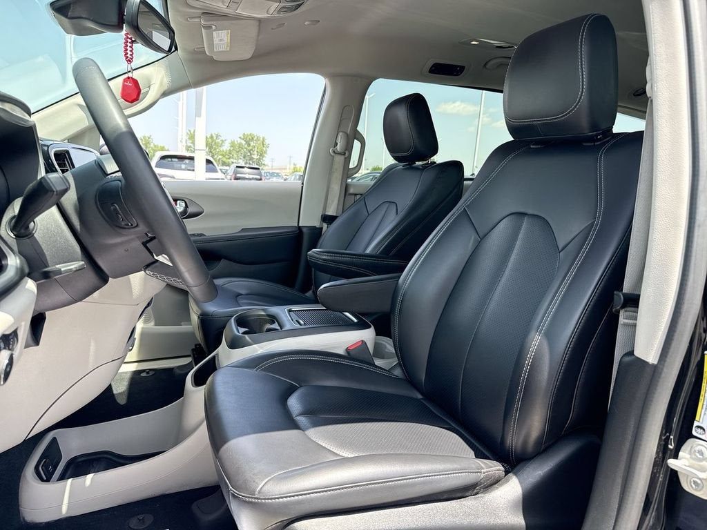 2023 Chrysler Pacifica Hybrid Touring L
