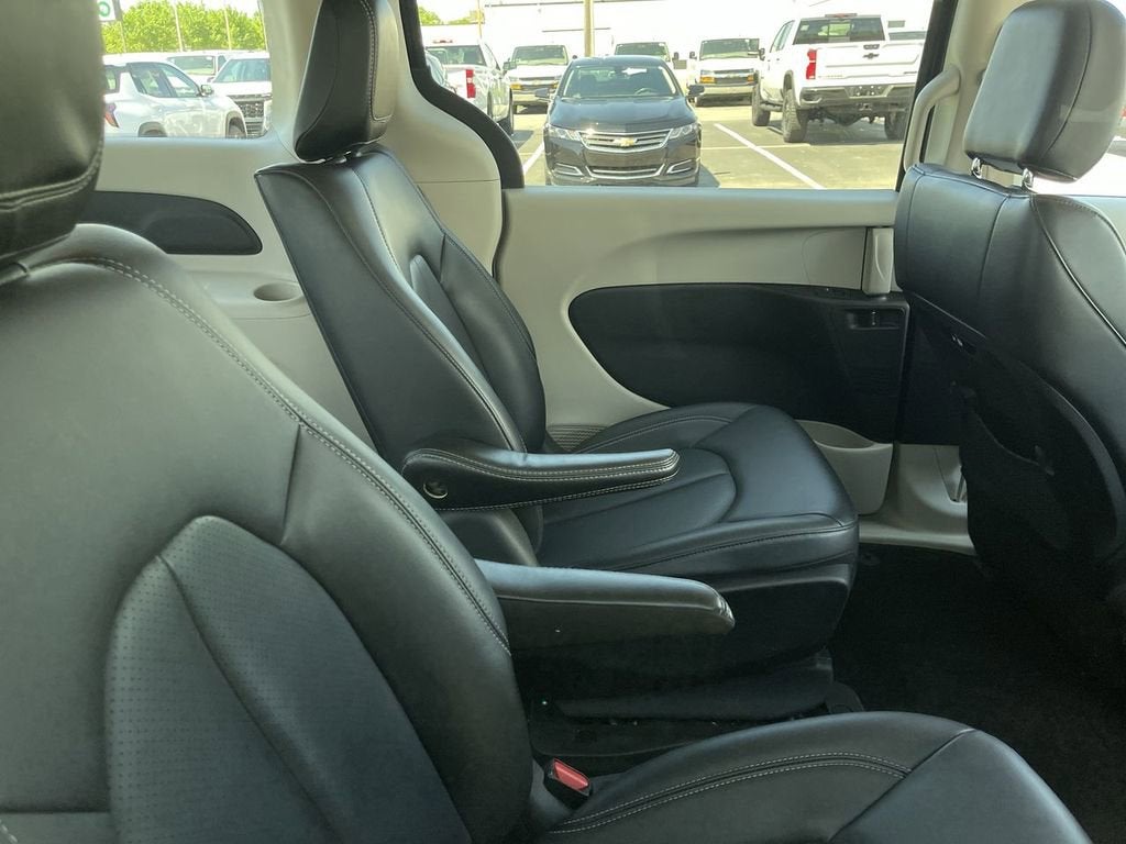 2024 Chrysler Pacifica Hybrid Select