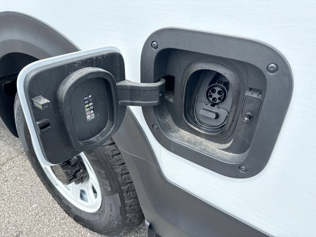 2024 BrightDrop Zevo 600 EJY