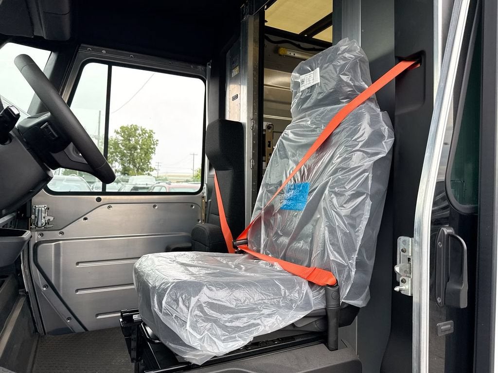 2024 BrightDrop Zevo 400 EJY