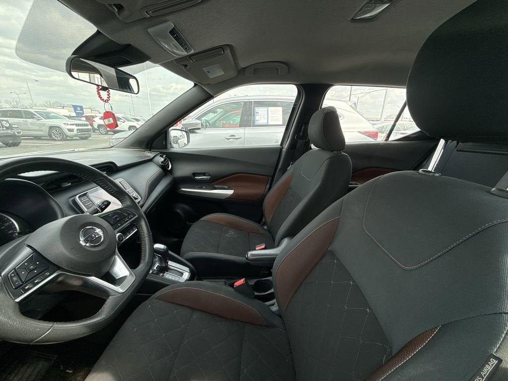 2020 Nissan Kicks SR