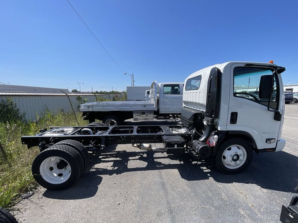 2024 Chevrolet Low Cab Forward 5500 XG 5500