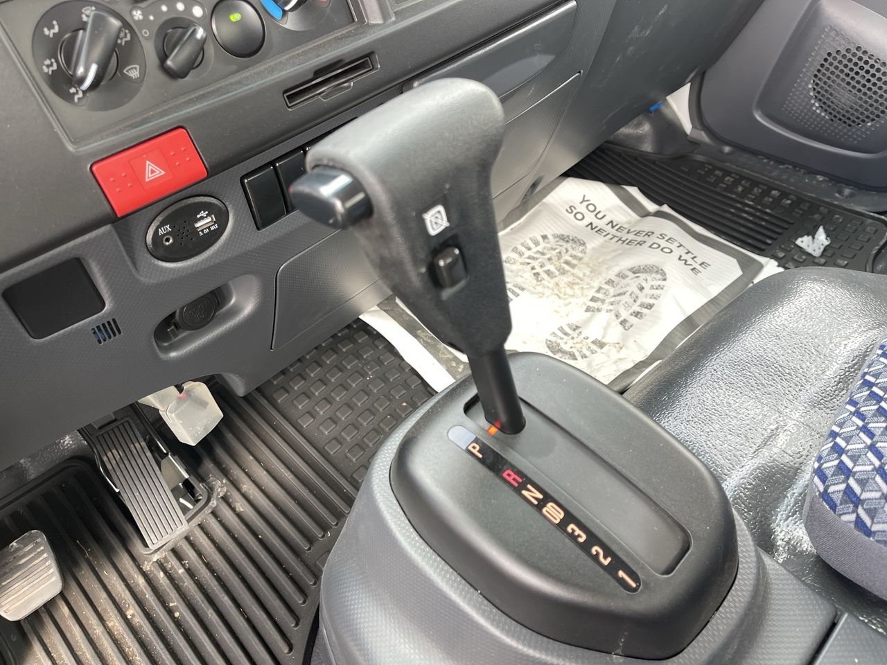 2024 Chevrolet Low Cab Forward 5500 XG 5500