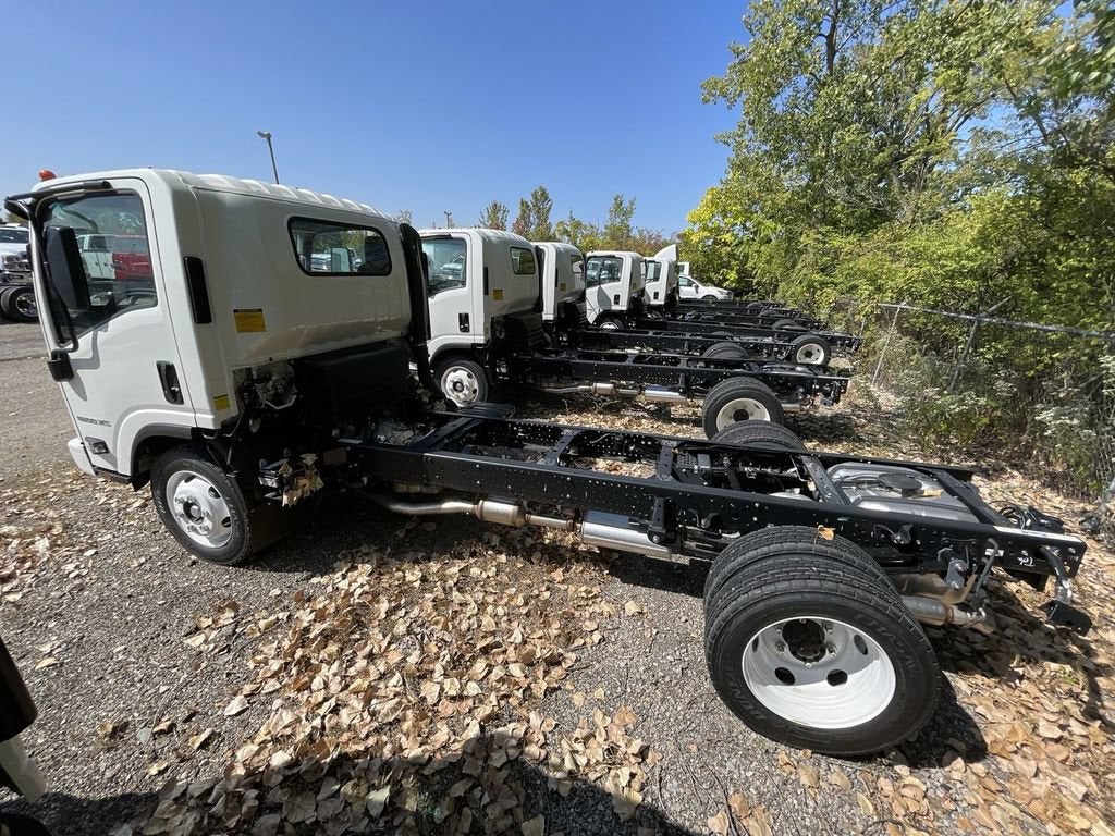 2024 Chevrolet Low Cab Forward 5500 XG 5500