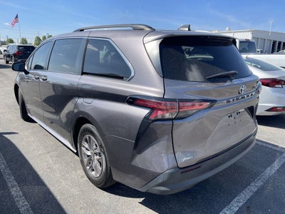 2021 Toyota Sienna LE