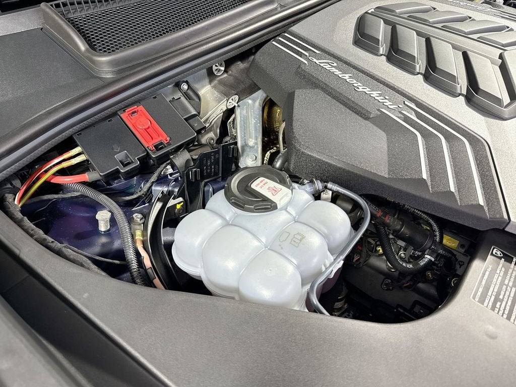 2025 Lamborghini Urus SE