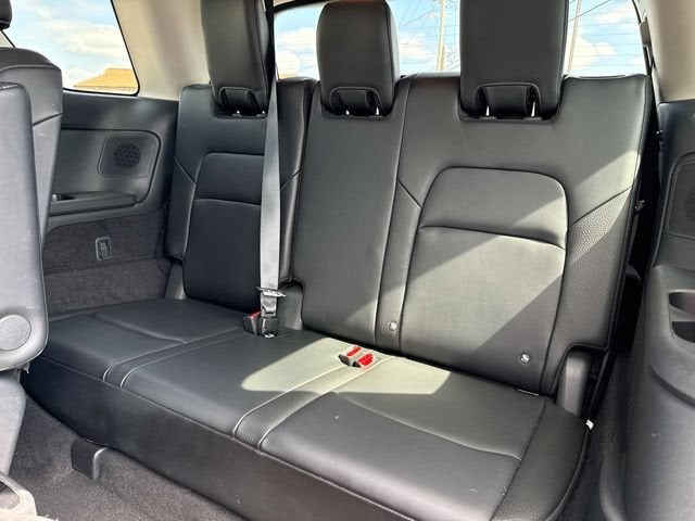 2023 Nissan Pathfinder SL 4WD