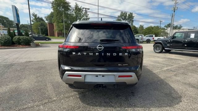 2023 Nissan Pathfinder SL 4WD