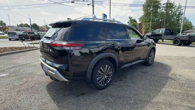 2023 Nissan Pathfinder SL 4WD