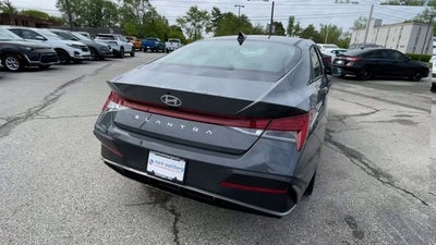 2025 Hyundai Elantra SEL Convenience